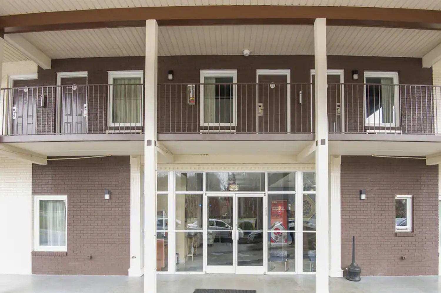 Econo Lodge Forest City Luaran gambar