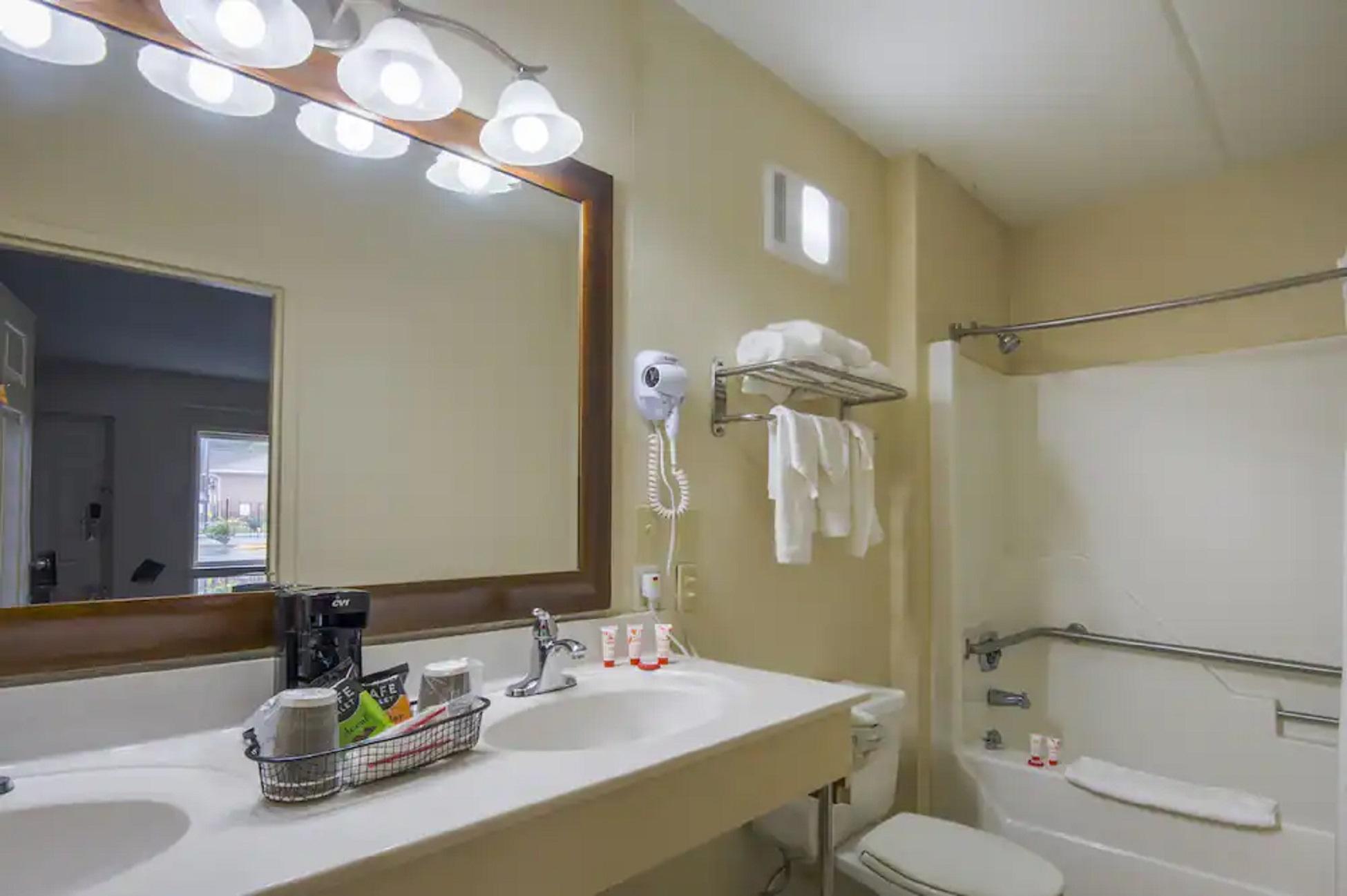 Econo Lodge Forest City Luaran gambar
